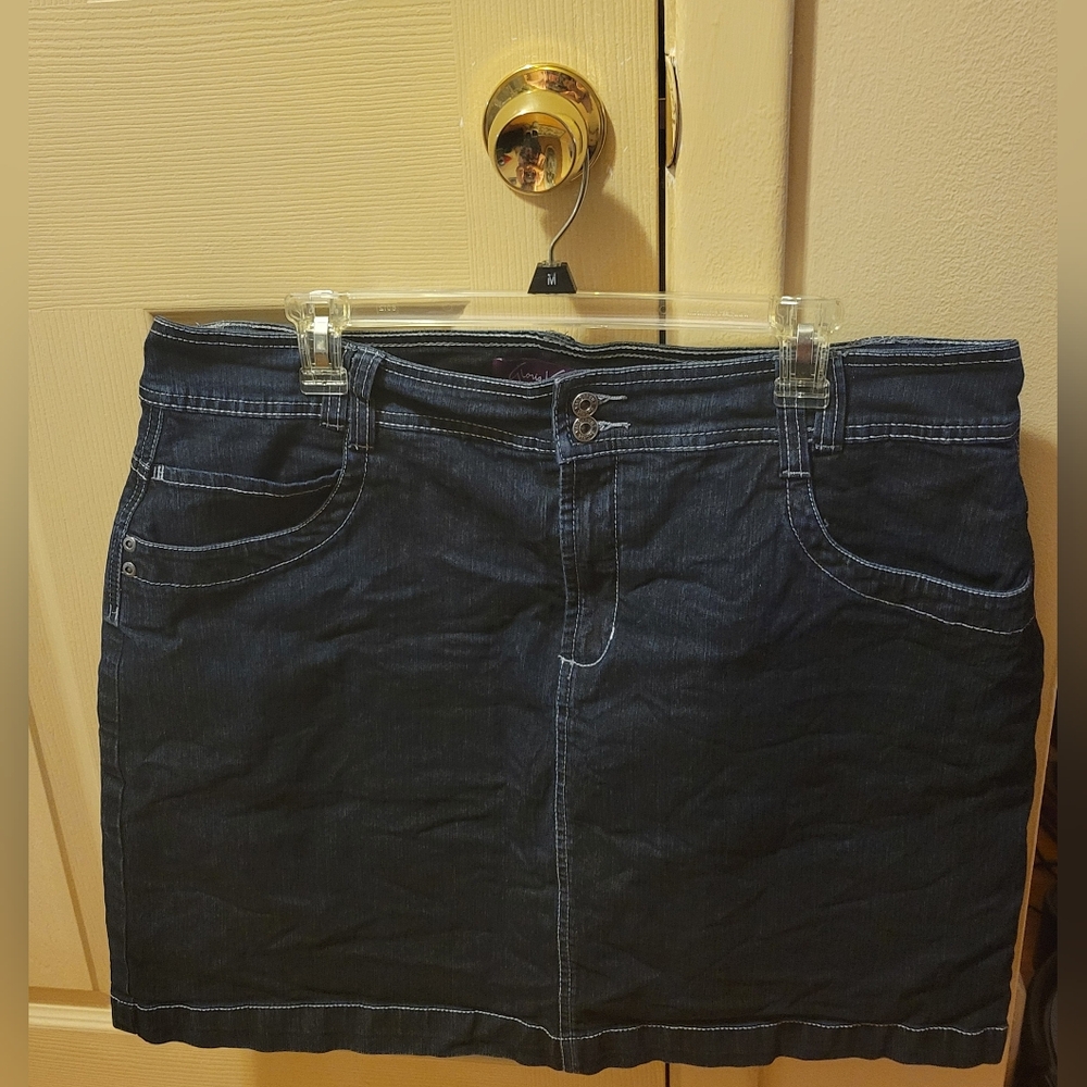 🌻  Gloria Vanderbilt Denim Skort with Pockets  Size 16W Excellent Condition